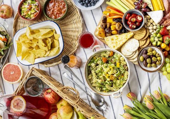 Что взять на пикник, чтобы остаться и сытым, и веселым?