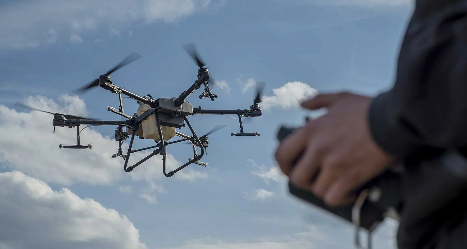 Правительство РФ упростило полеты на дронах