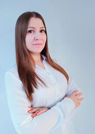 Фотография специалиста по сопровождению договоров